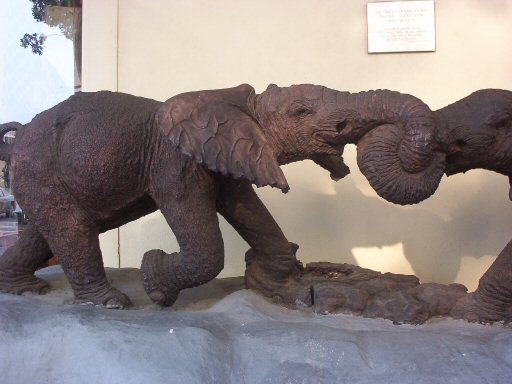 elephant sculpture tug of war 